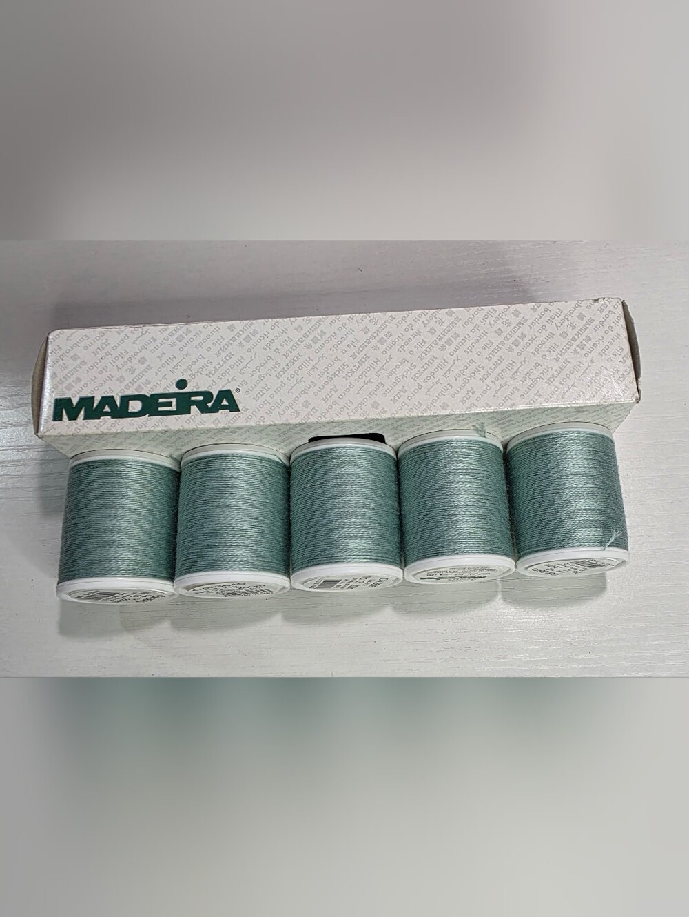 Madeira Embroidery Thread Color 3645 200m 5-pack Spools